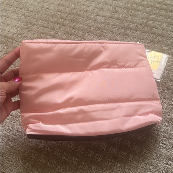 Juicy Couture Just Moi travel Perfume Light Pink Quilted Pouch - Picture 4 of 6